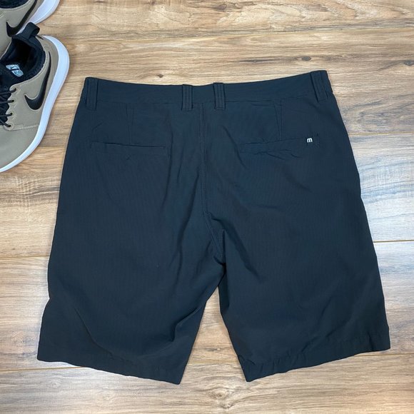Travis‎ Mathew Golf Chino Short Micro Strip Black/Gray Men's Size 34 - Picture 5 of 7